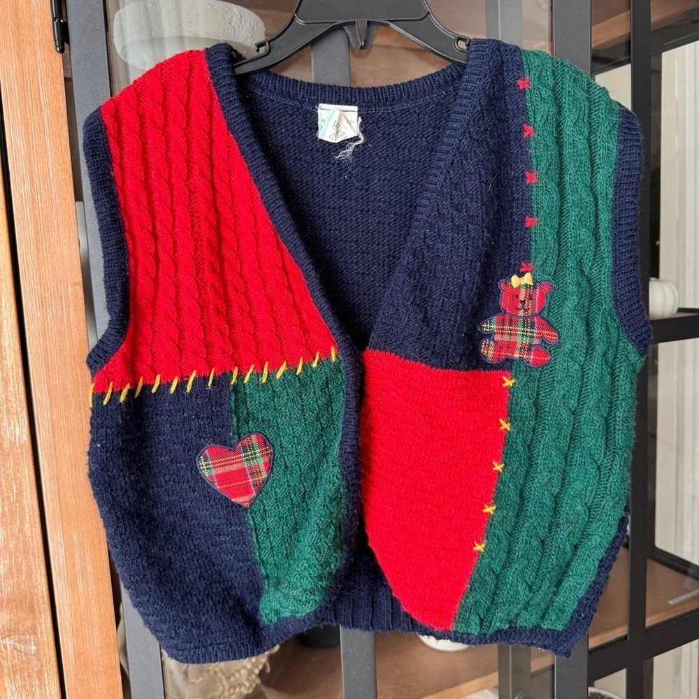Vintage 90s knit sweater vest teddy bear embroidered girl heart colorblock navy